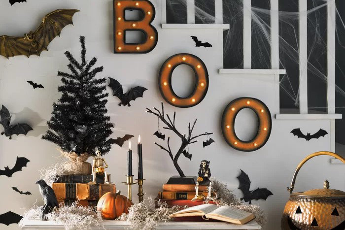 Halloween wall shop decor ideas